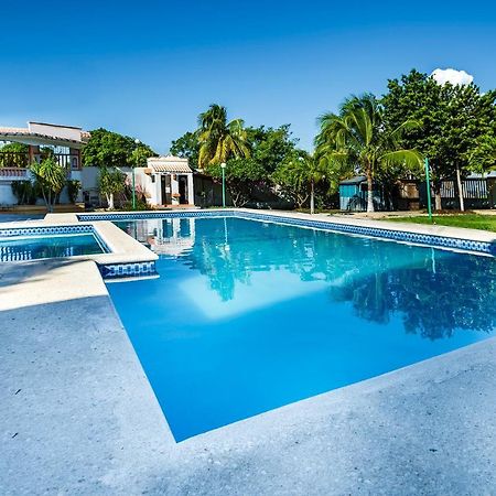 Capital O Oxtankah,Chetumal Bay Otel Calderitas Dış mekan fotoğraf