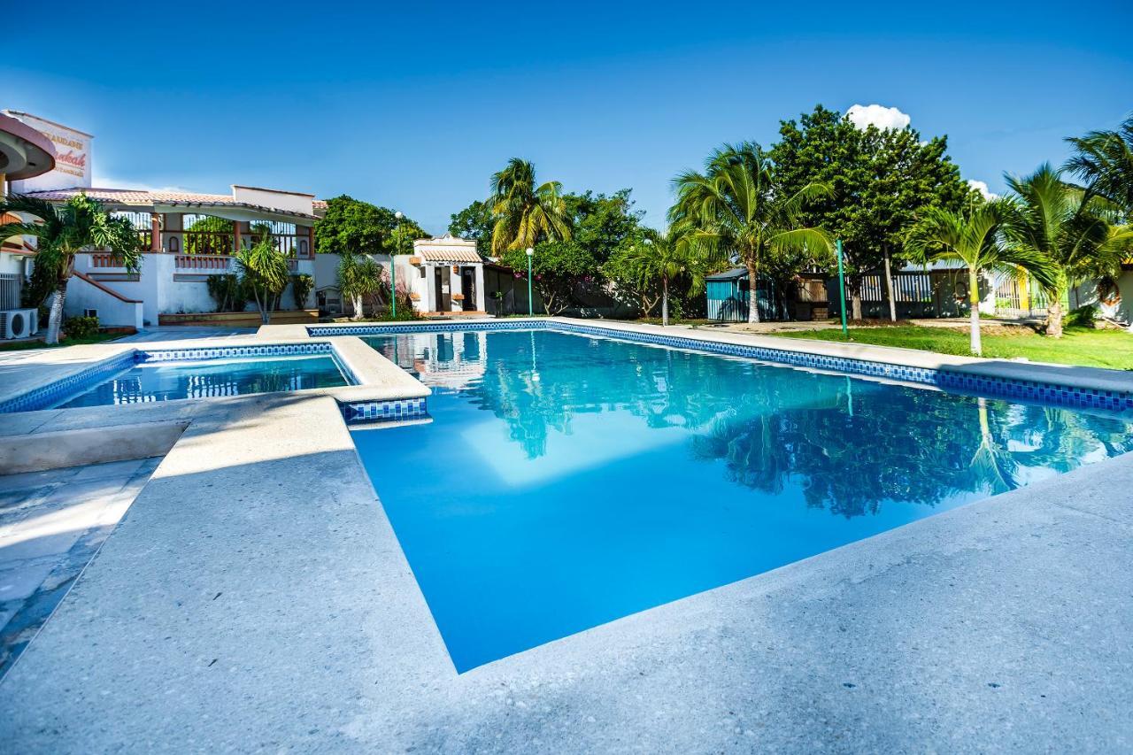 Capital O Oxtankah,Chetumal Bay Otel Calderitas Dış mekan fotoğraf
