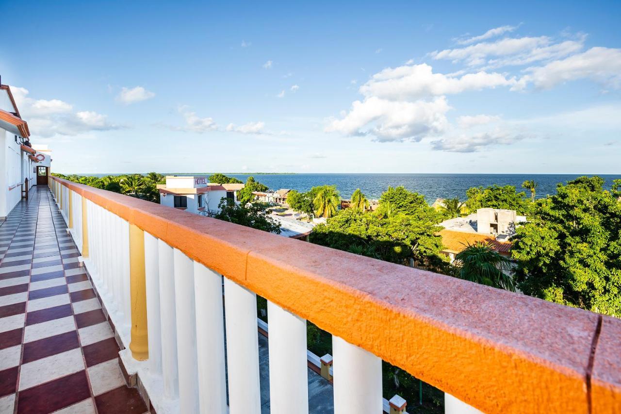 Capital O Oxtankah,Chetumal Bay Otel Calderitas Dış mekan fotoğraf