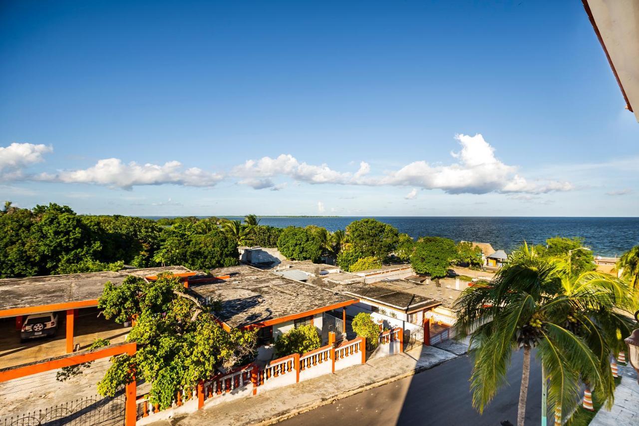 Capital O Oxtankah,Chetumal Bay Otel Calderitas Dış mekan fotoğraf